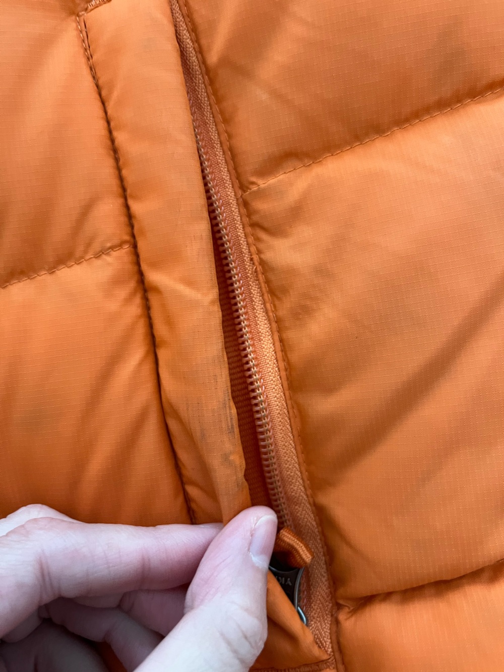 LL Bean Goose Down Puffer Vest. - Picture 11 of 14